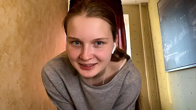 LongChillGerl online show from May 20, 5:32 pm