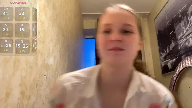 LongChillGerl online show from May 23, 7:45 pm