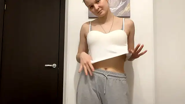 LongChillGerl online show from May 15, 1:36 pm