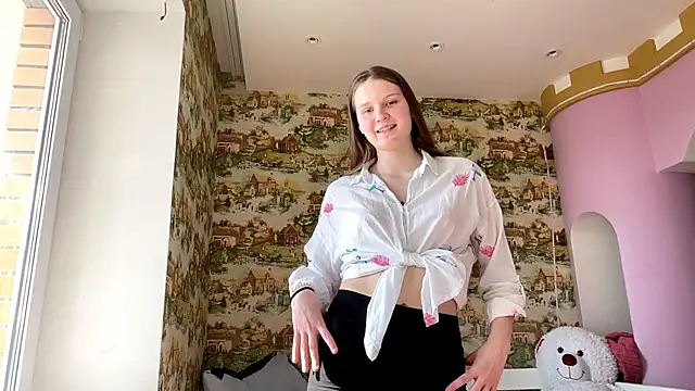 LongChillGerl online show from May 19, 2:02 pm