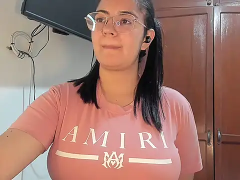 melodyi  online show from May 19, 1:23 am