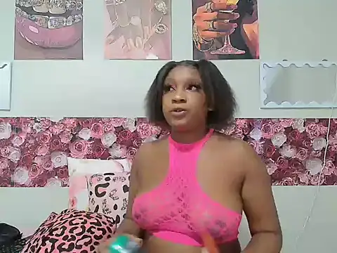 EnchantingLisa online show from May 10, 4:36 am