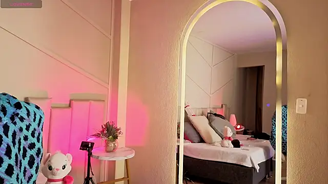 Rossiee huntt online show from May 28, 12:25 pm