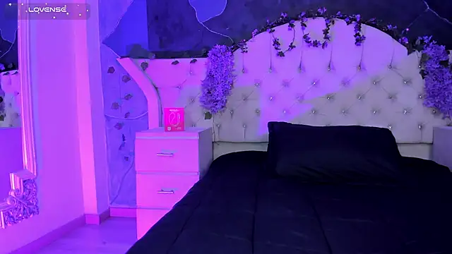 HayleyRoss  online show from May 28, 2:26 pm