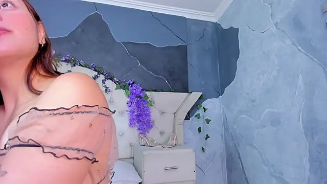 HayleyRoss  online show from May 20, 1:52 pm