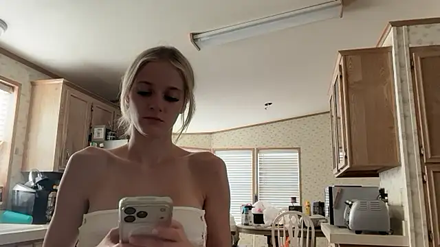 alexispaige06 online show from July 18, 4:42 pm