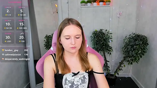 Emmaa Kimm online show from July 28, 3:21 pm