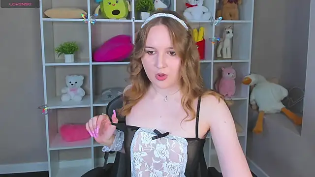 Emmaa Kimm online show from June 8, 1:12 am