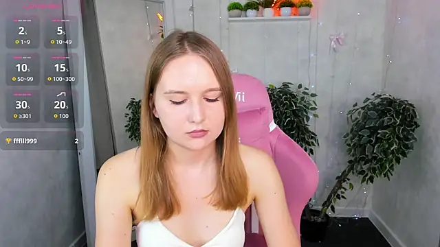 Emmaa Kimm online show from July 28, 11:17 am
