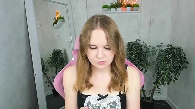 Emmaa Kimm online show from July 19, 12:57 am