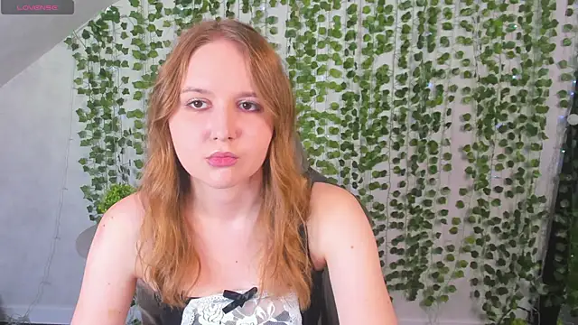 Emmaa Kimm online show from July 7, 12:57 am