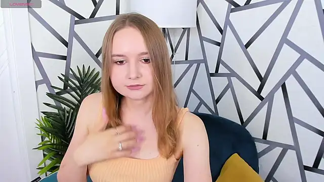Emmaa Kimm online show from July 13, 1:17 am
