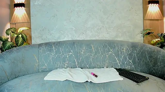 Hillary myerss  online show from May 21, 5:55 pm