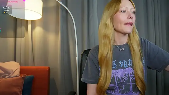  Mila Luna  online show from May 26, 9:03 pm