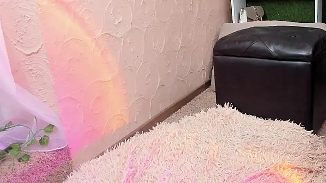 lililiana online show from May 31, 7:58 am