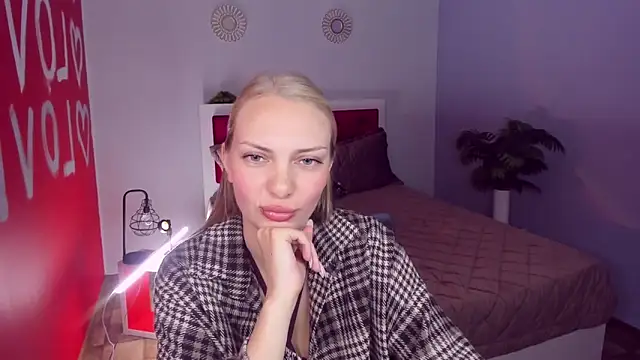 NancyGlamour online show from June 6, 9:37 am