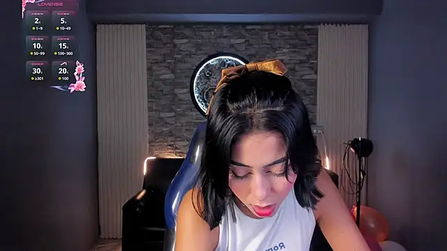 gemma 19  online show from June 12, 11:02 pm