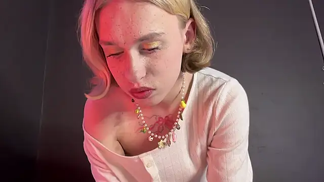 Miss Amy00 online show from June 4, 7:40 pm