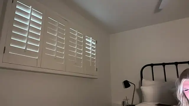 Summerclarke online show from May 20, 1:57 am