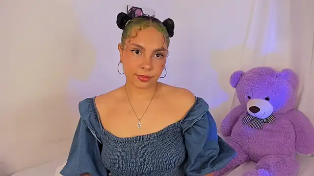 Violetta cam  online show from May 10, 2:46 am