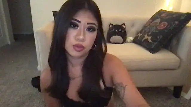 kittycat4810 online show from May 21, 11:46 pm