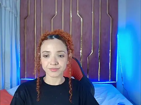 Kiaralovee26 online show from May 15, 2:16 am