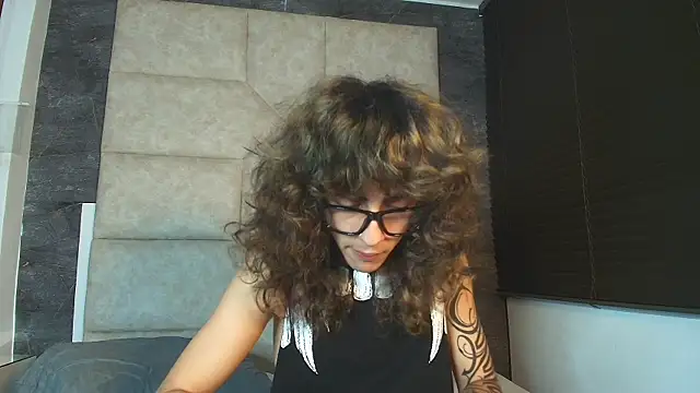Divine      online show from July 29, 11:27 pm