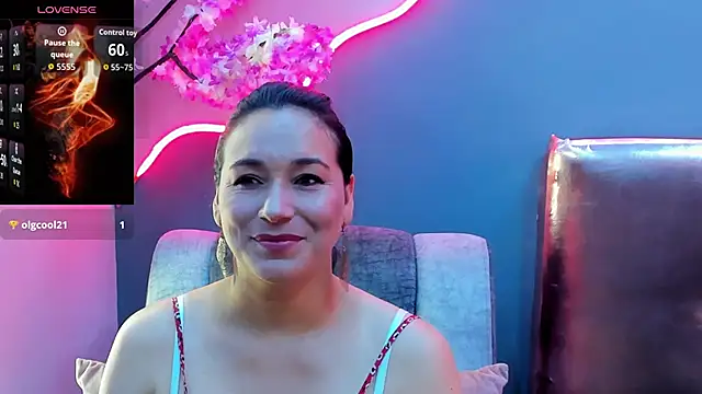 Elizabeth bennett online show from May 28, 7:56 pm