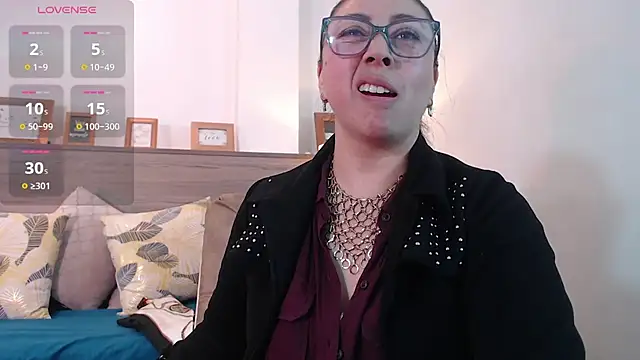 FranciscaVera online show from May 25, 7:46 pm