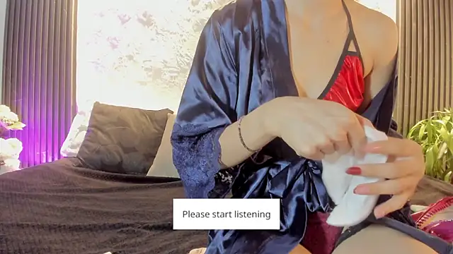 Aurora Vesper online show from May 19, 7:10 pm