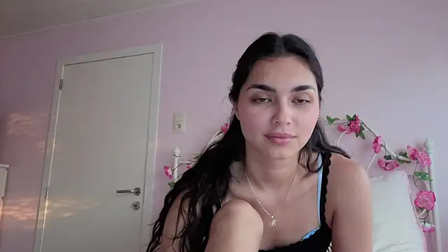 yourbella37 online show from July 11, 7:25 pm