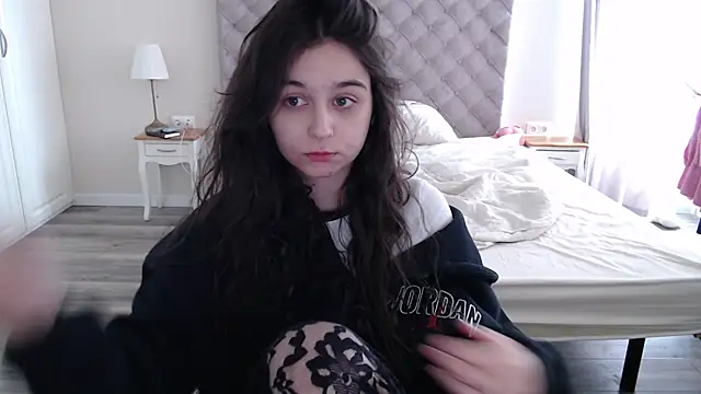cute lilia online show from May 29, 8:12 am
