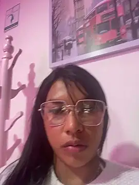 naomifox  online show from May 28, 7:34 pm