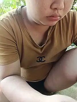 Lily Henry online show from July 12, 5:19 am