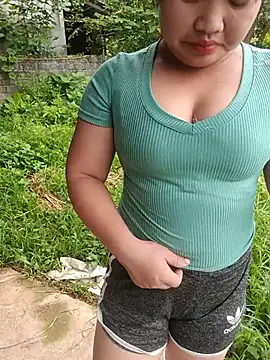 Lily Henry online show from June 21, 11:42 pm