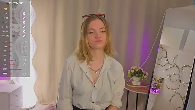VallieFugate online show from May 26, 6:24 am