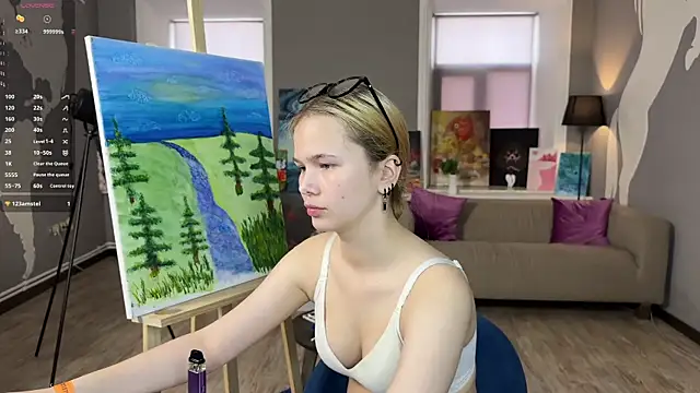 MoonF0xy online show from May 20, 12:13 pm
