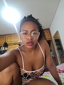 kimreigns online show from May 17, 5:28 am