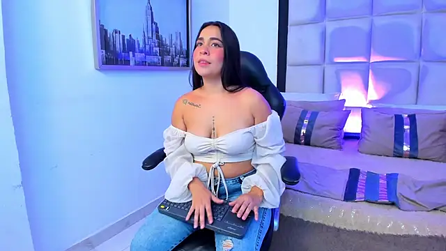 SussyFoxxx online show from May 9, 8:00 pm