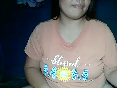 MommyKaye30 online show from June 4, 8:13 pm