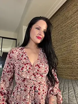 Evaryn online show from June 27, 8:48 pm