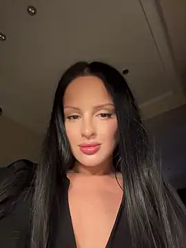 Evaryn online show from May 31, 10:11 pm