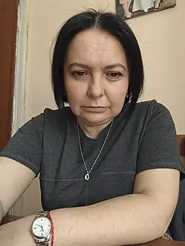 EmmaEmmy40 online show from May 18, 8:20 am