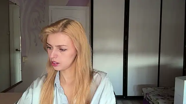 ScarlettRosy online show from May 15, 3:54 am