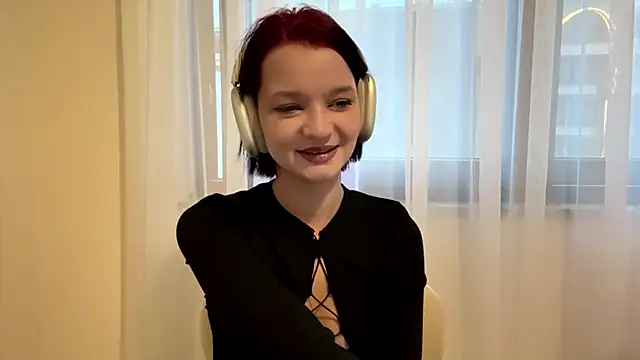RiaFoxHi online show from May 2, 4:10 pm