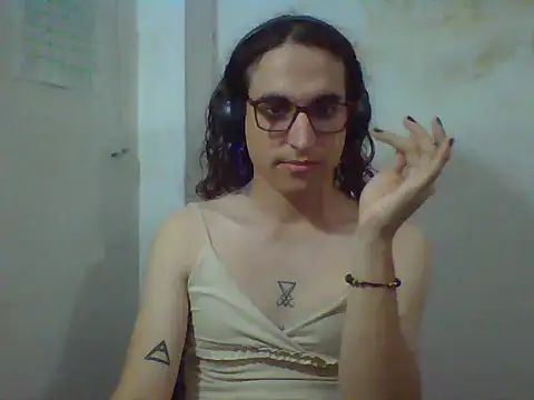 LaCuerva online show from May 22, 7:56 pm