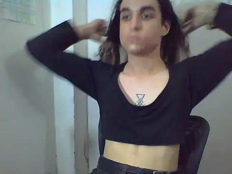 LaCuerva online show from May 16, 7:57 pm