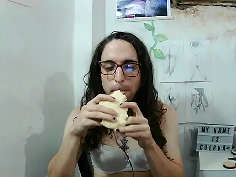 LaCuerva online show from July 18, 3:47 pm
