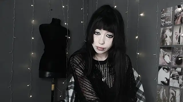 lucy8bit online show from May 11, 12:46 am