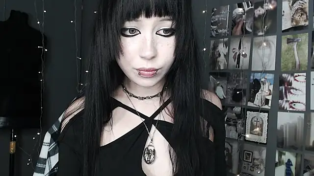 lucy8bit online show from May 14, 12:55 pm